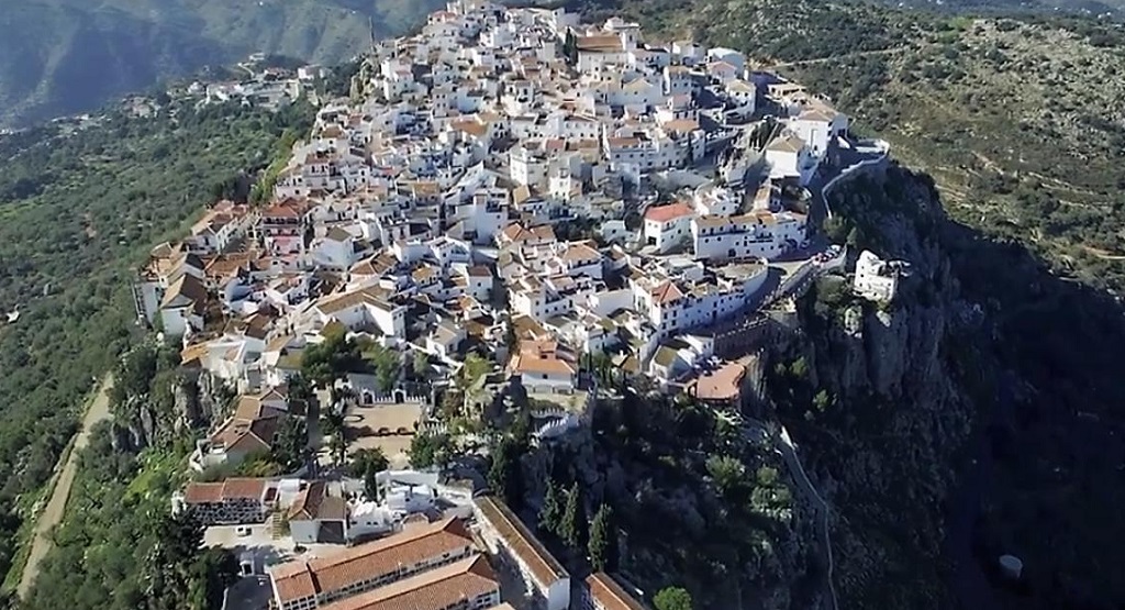 Comares